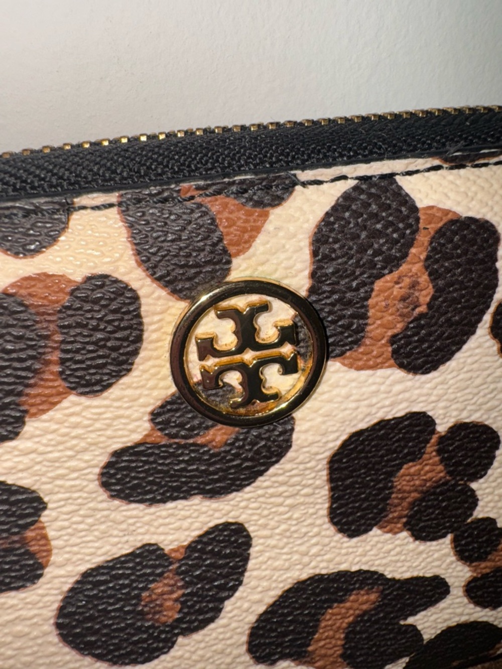 Tory Burch Robinson leopard print wallet - Picture 3 of 11